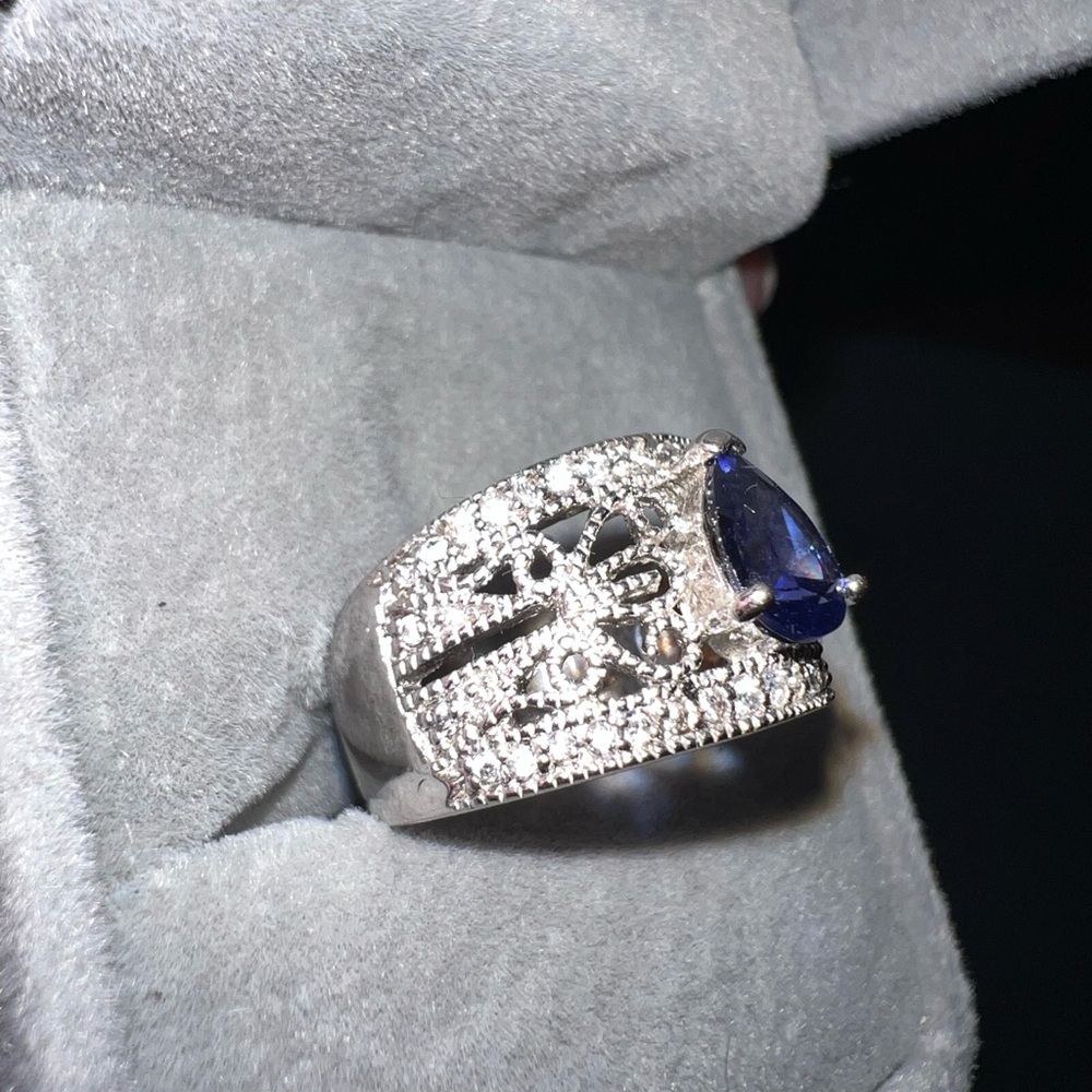 BEAUTIFUL FIGILEE RING